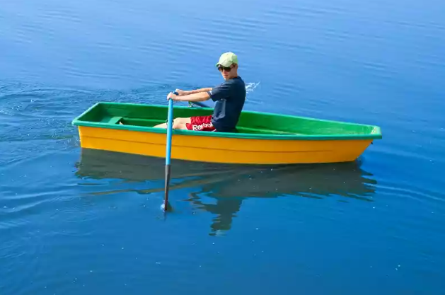 Стеклопластиковая лодка Малютка в Каменск-Уральском