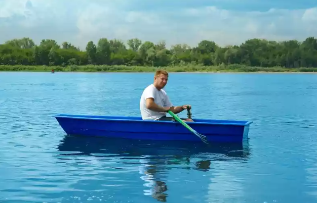 Стеклопластиковая лодка Малютка в Каменск-Уральском