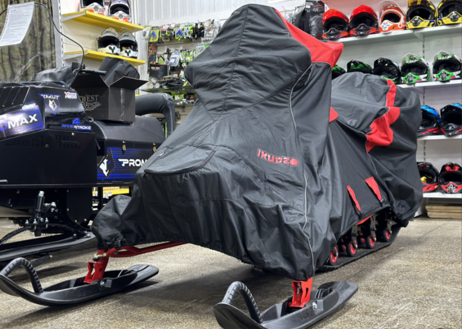 Чехол транспорт. снегохода IKUDZO HUNTER черно-красный Оксфорд ПРЕМИУМ качества с лого IKUDZO в Каменск-Уральском