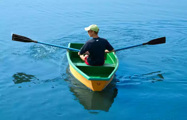 Стеклопластиковая лодка Малютка в Каменск-Уральском