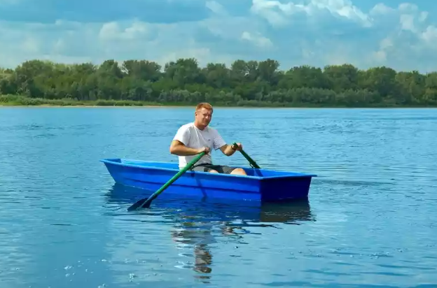 Стеклопластиковая лодка Малютка в Каменск-Уральском