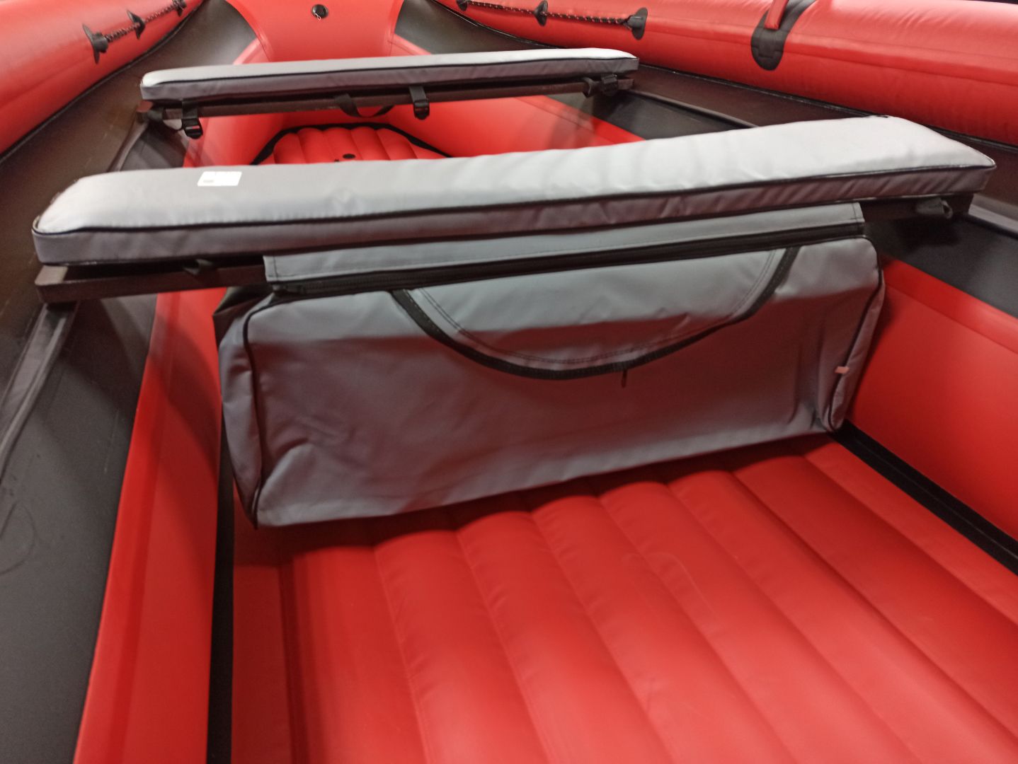 КОМПЛЕКТ МЯГКИХ НАКЛАДОК С СУМКОЙ ДЛЯ ЛОДОК 90Х20 СЕРЫЙ в Каменск-Уральском